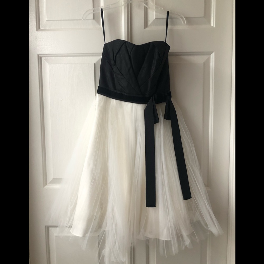 Beautiful cocktail dress!